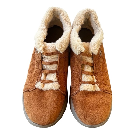 Bzees Shoes - Bzees Women’s Slip On Booties 7.5 M Golden Brown Faux Fur & Suede Shoes Tan